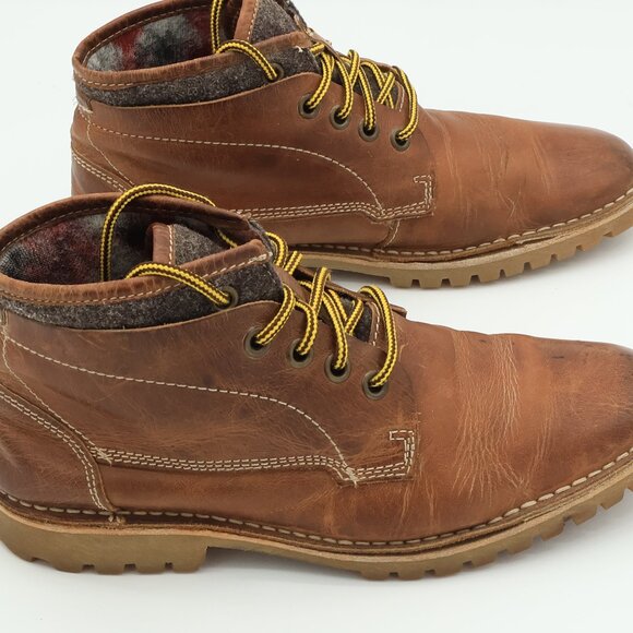 Classic Aldo, felt lined ankle boots.  Great condition, stitching is solid - Picture 5 of 7